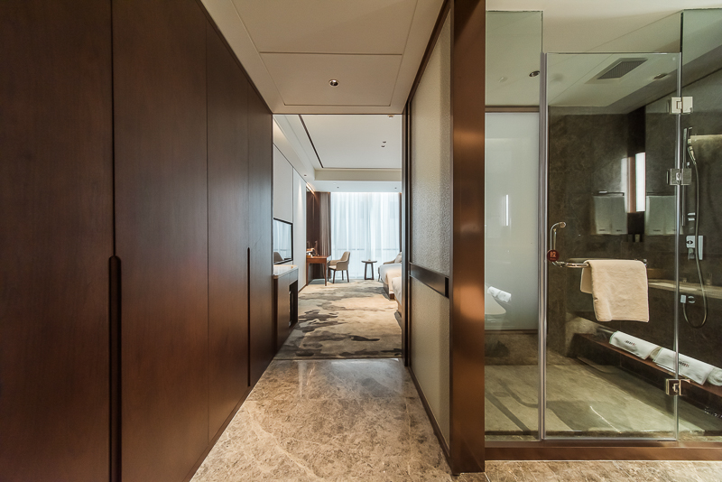 家庭房「科勒智能马桶+舒眠零压床感」