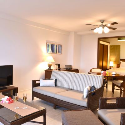 部屋タイプおまかせ シギラ ベイサイド スイート アラマンダ クーポン