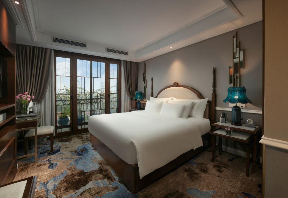 The Oriental Jade HotelThe Gem Suite with Lake View