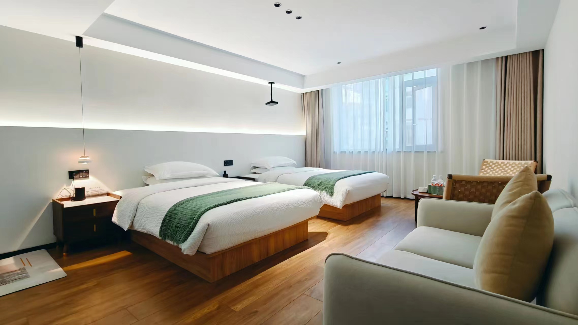豪華雙床房（中央水冷空調+智能客控+大屏投影+靜音床墊+智能馬桶）