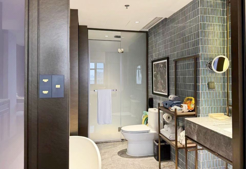 亲子大床房| 带梳化床