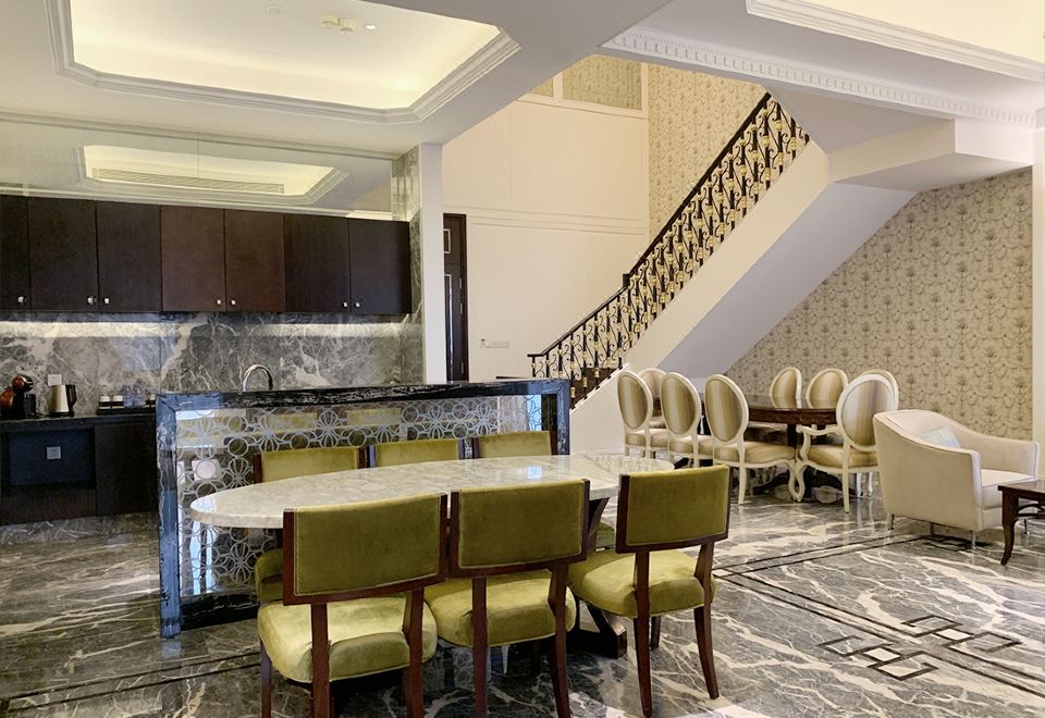 洛克菲套房3（复式扶梯景观+圆形浴缸+大空间+大阳台）