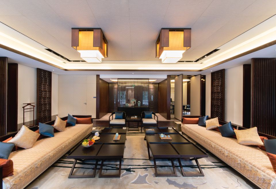 Hongzhushan Hotels & Resorts Chanyi ShanjuZen Mountain Grand Family Suite (In-Room Hot Spring)