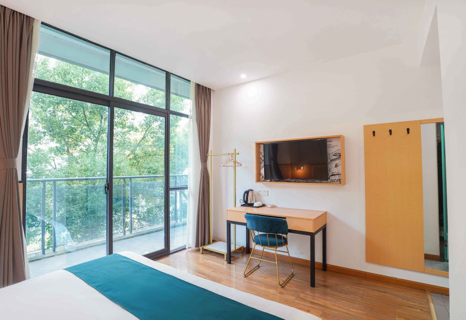 Wuxi Shanshui Garden Hotel (Jiangnan University & Hualwood Film and Television City Branch)Premium Queen Room