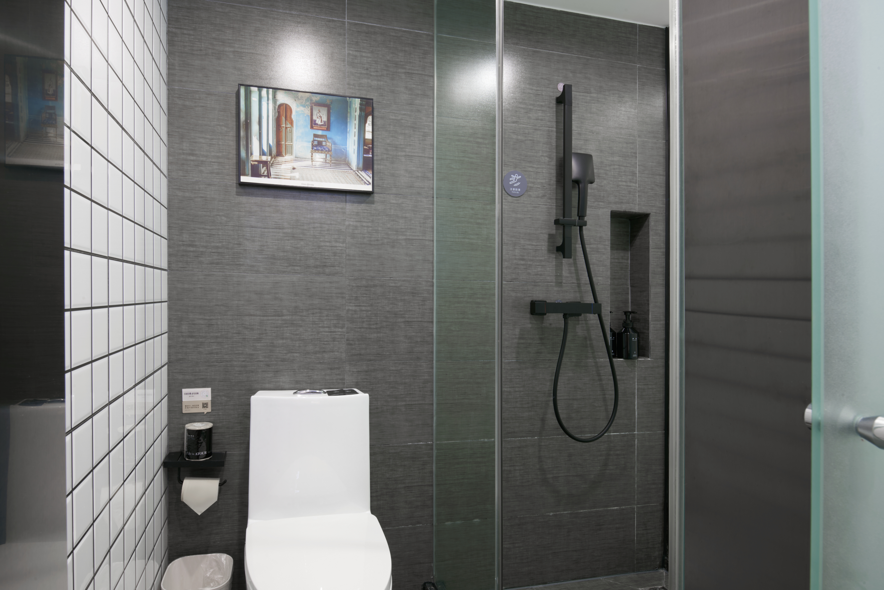 高级庭院双床房-投屏电视-小冰箱-深睡PRO枕