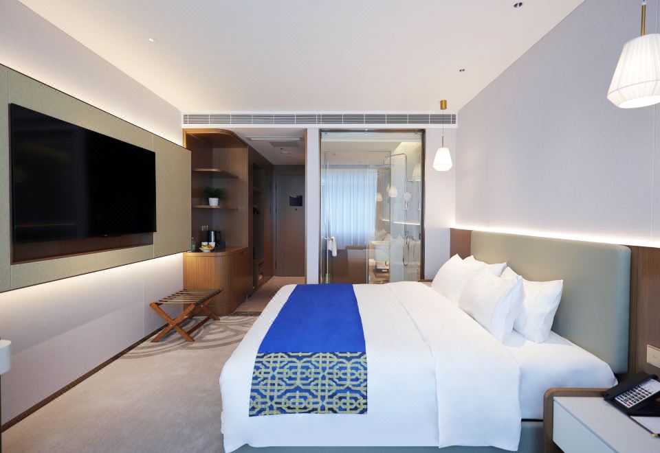 商务大床房（舒眠床垫+贵妃椅+自动窗帘）