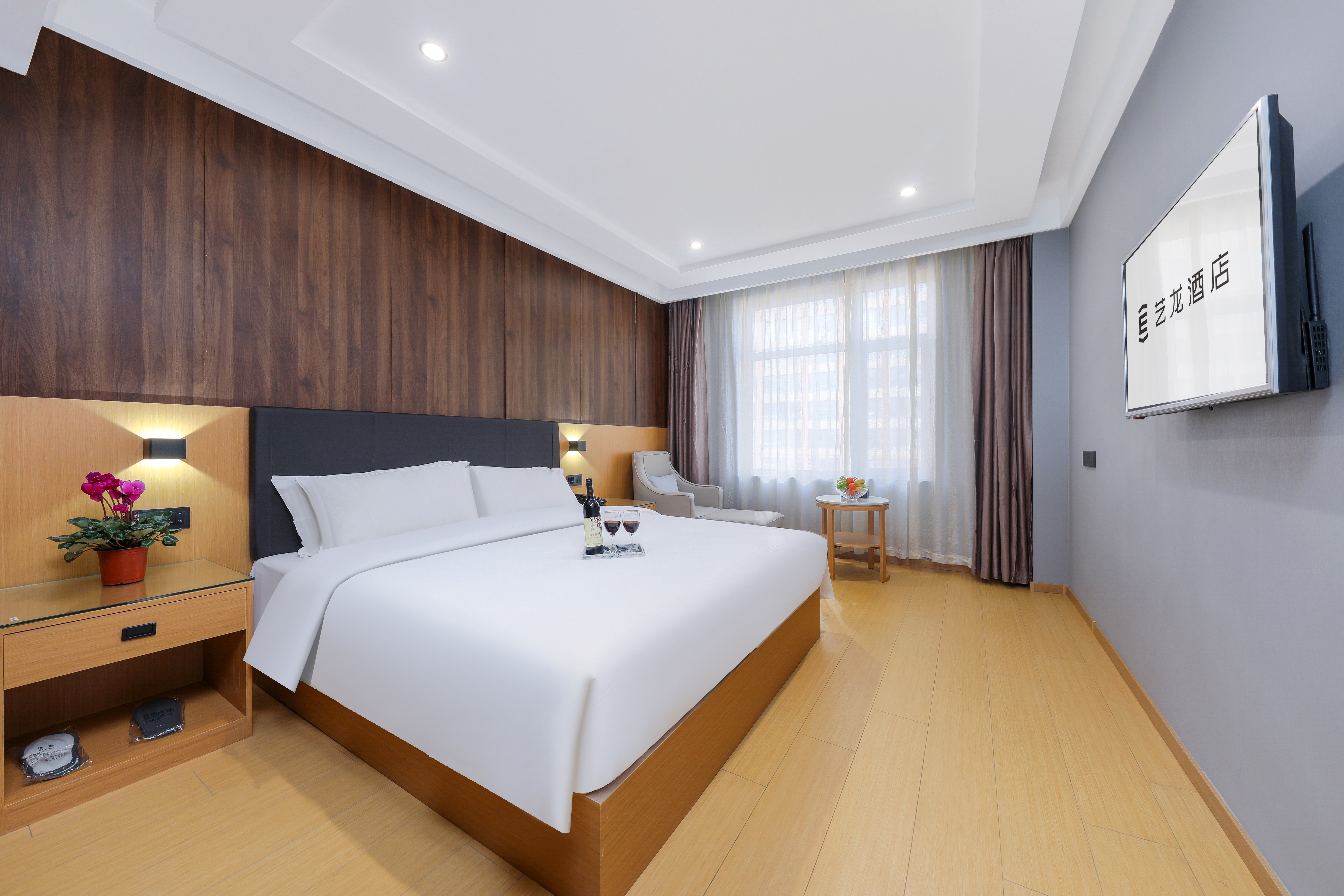 艺云·雅居大床房【零压恒温安睡床垫】