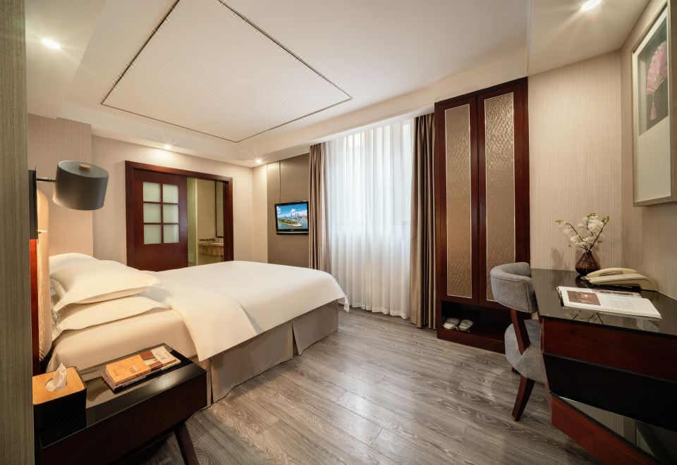 Phoenix Regalia Hotel (Chengdu Chunxi Road Taikoo Li Store)Supreme Queen Room