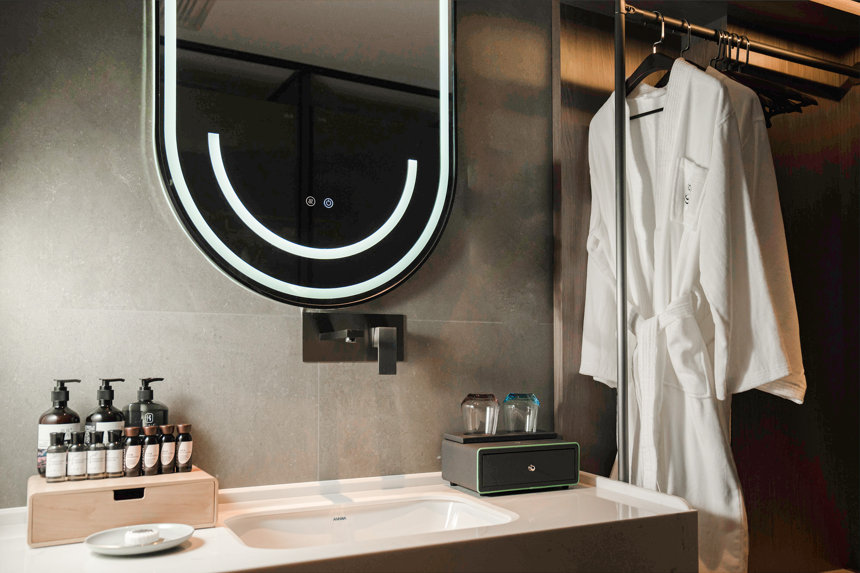 雅致城景双床房｜语音客控&森林氧吧&落地窗&零压床垫