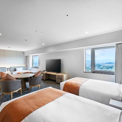 ファミリーフォースルーム（和歌山城側） ダイワロイネットホテル和歌山 クーポン