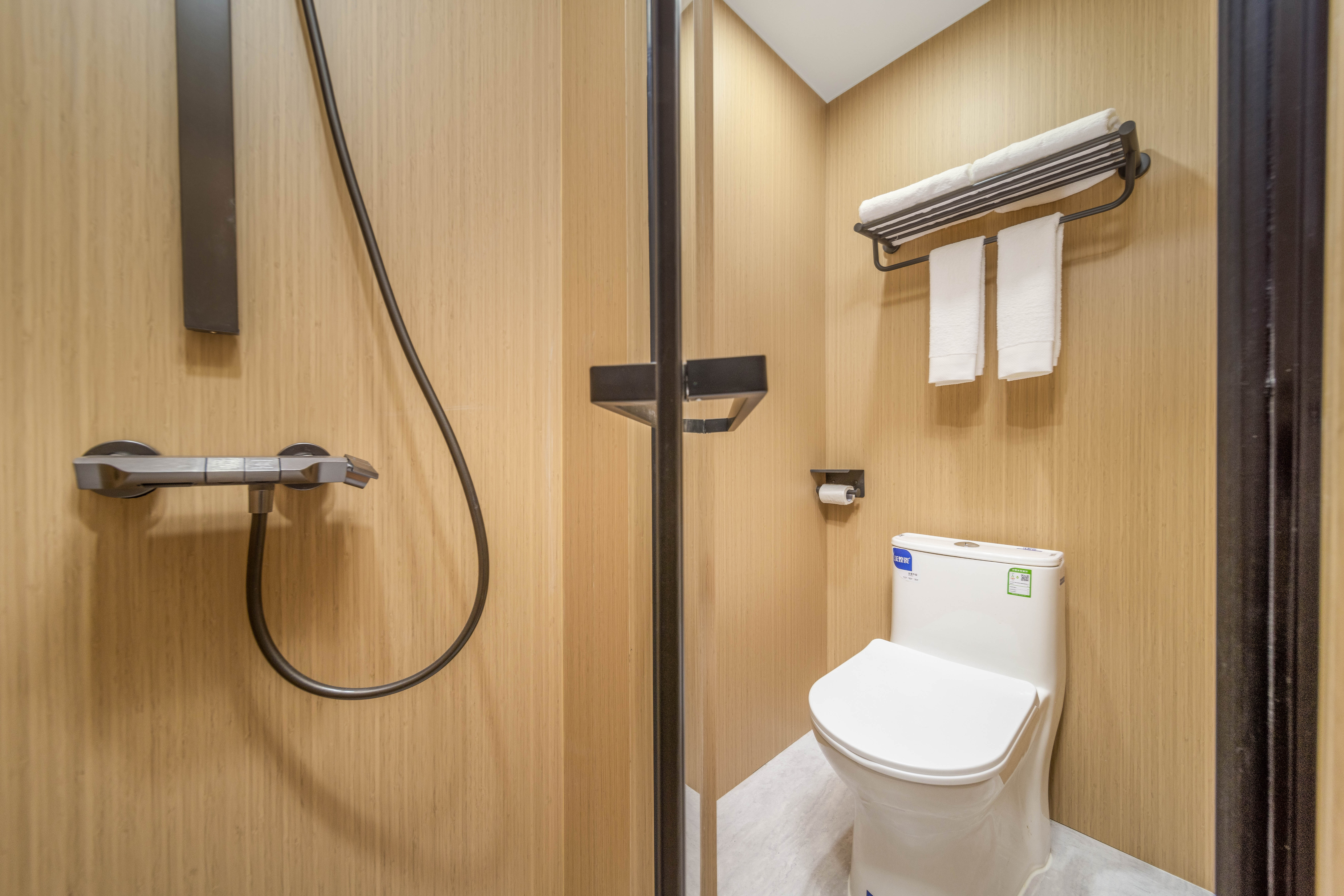 雅致大床房【轻奢办公桌+零压床垫+55寸高清电视】