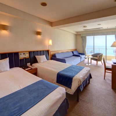 【本館】オーシャンビュー洋室または和洋室(4～5名) ホテルリゾネックス名護 クーポン