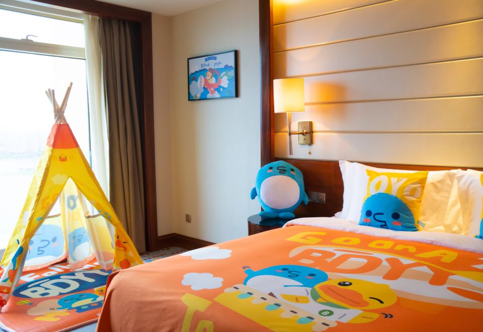 “小黃鴨”歡樂親子城景大床房