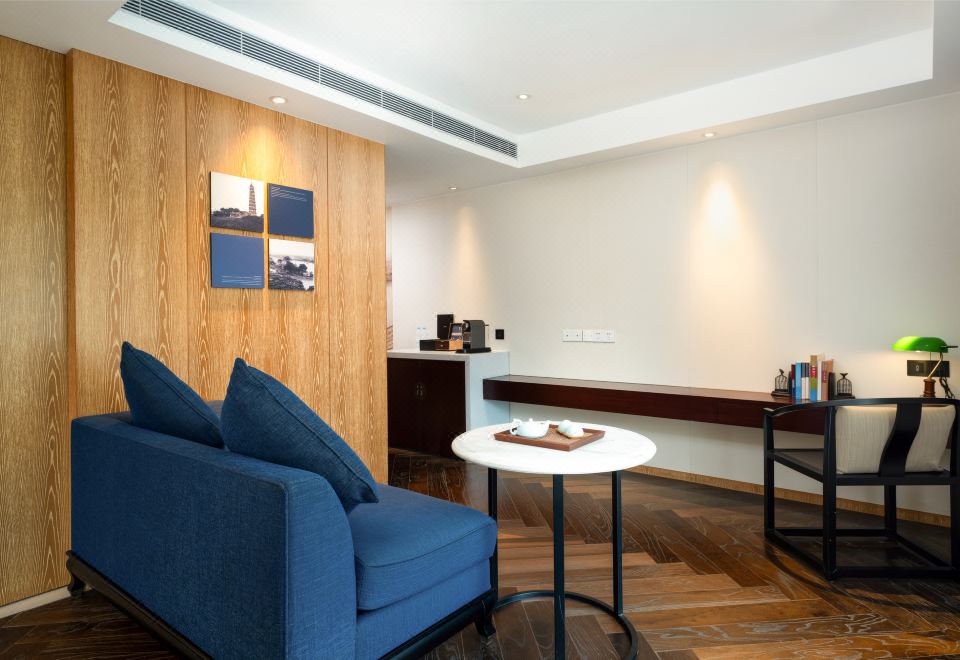 水舞·江景阳台套房（180°江景观景阳台+高奢洗护品）