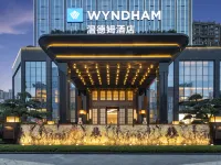 Wyndham Leshan Huatai Hotels in Leshan