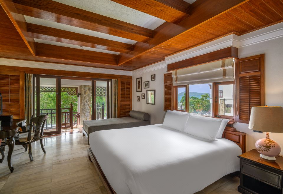 一卧室山畔套房（帶露台和浴缸）