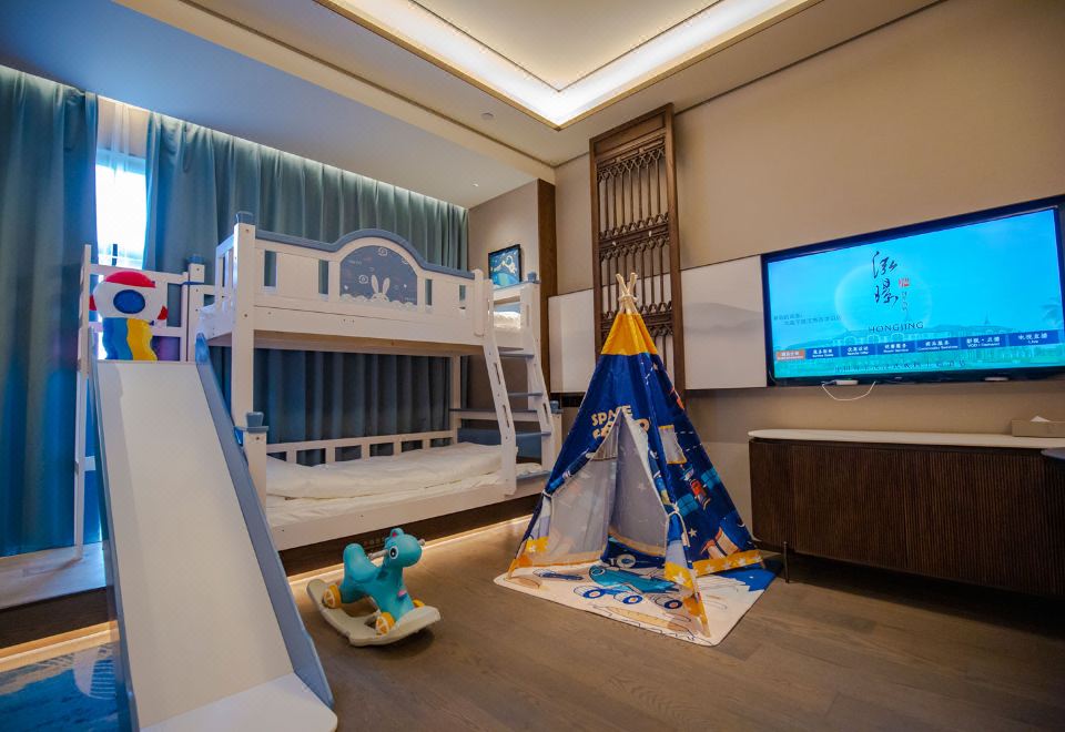 豪华亲子四床房（带上下铺）