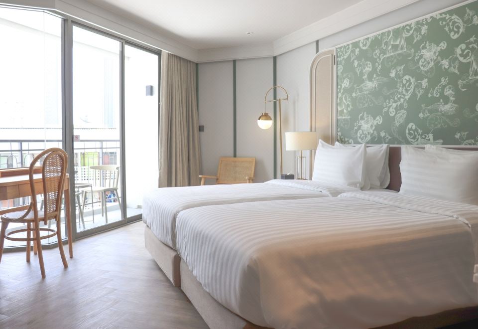 高级双床房（带阳台）