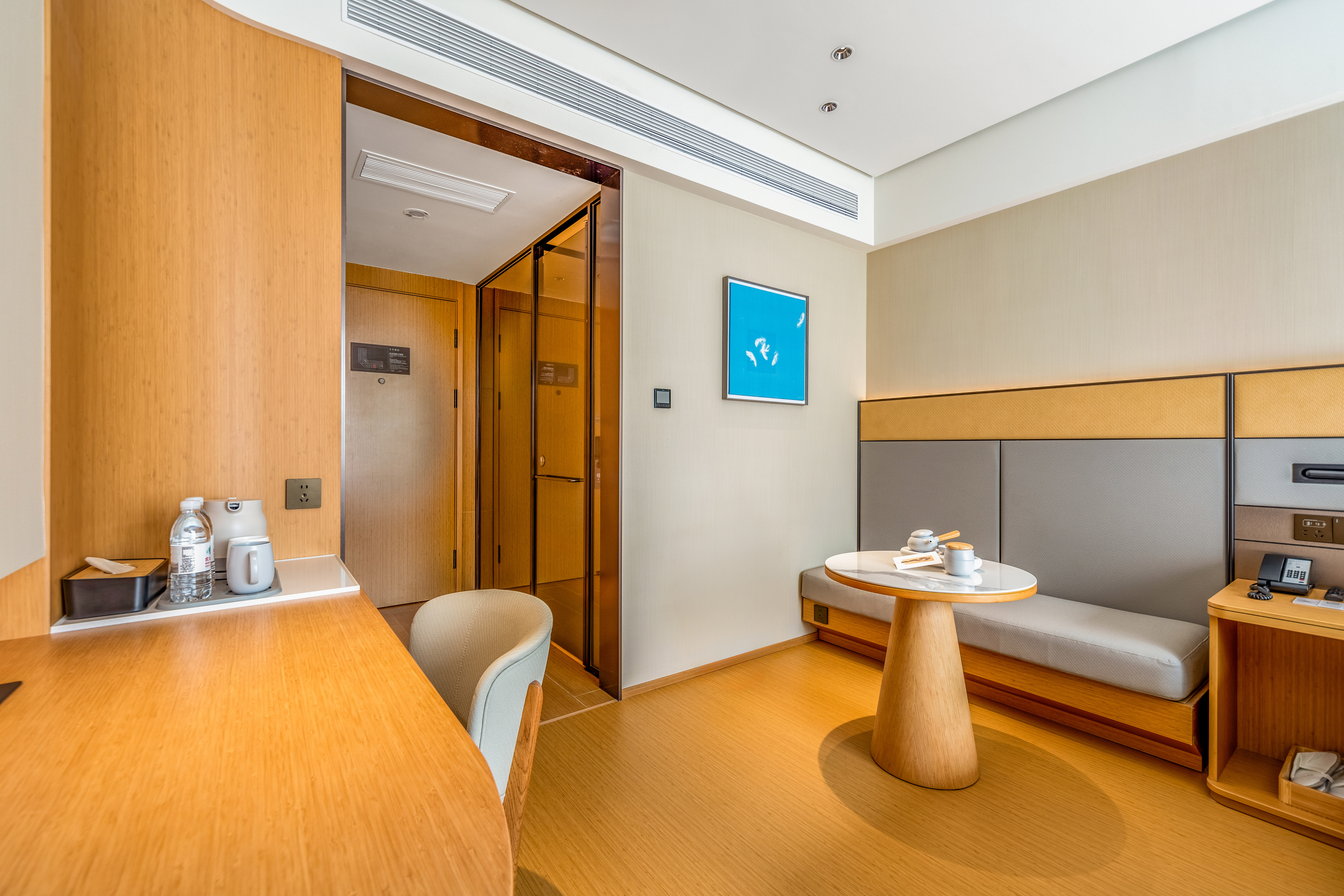 商务大床房（加湿器+65寸投屏电视+小冰箱+深睡枕）