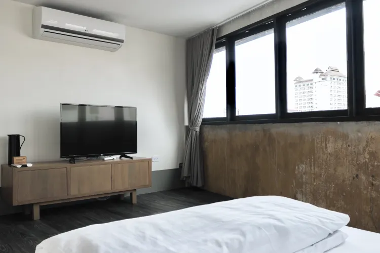 Private Double Bed Room with Shared BathRoom