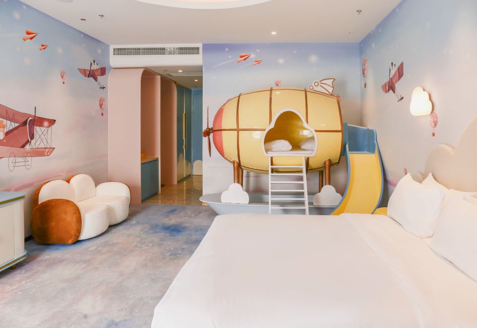 Wanda Realm Xiamen North BayCloud Adventure Capsule Bed Family Room
