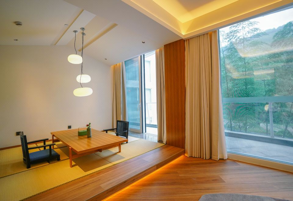 Premier Room (Double Bed)