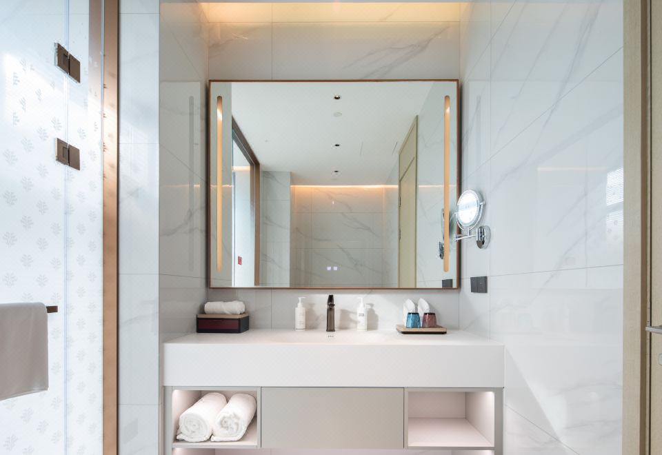 灣景行政客房（絕美景觀+Mini吧+智能客控+按摩椅）