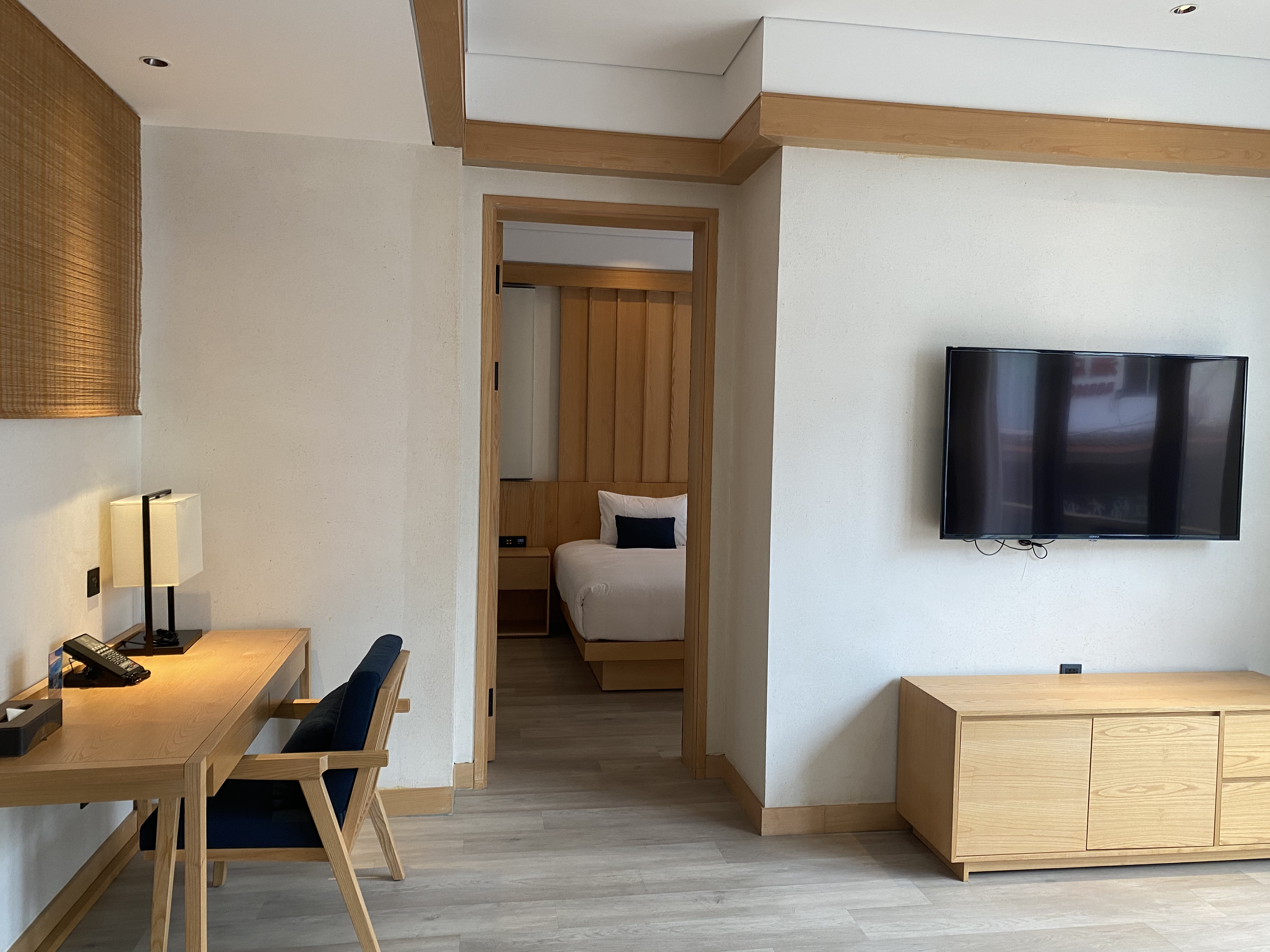 栖云·景溪山景大床套房一室一厅丨270°落地全景