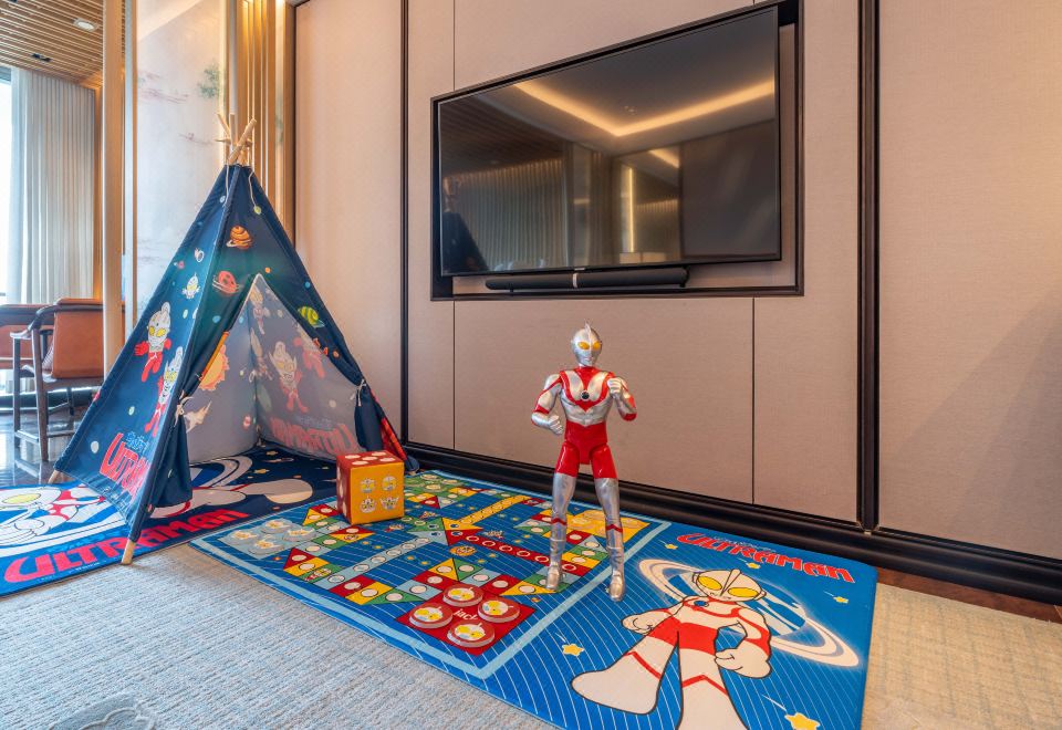 奥特曼亲子主题园景大床房