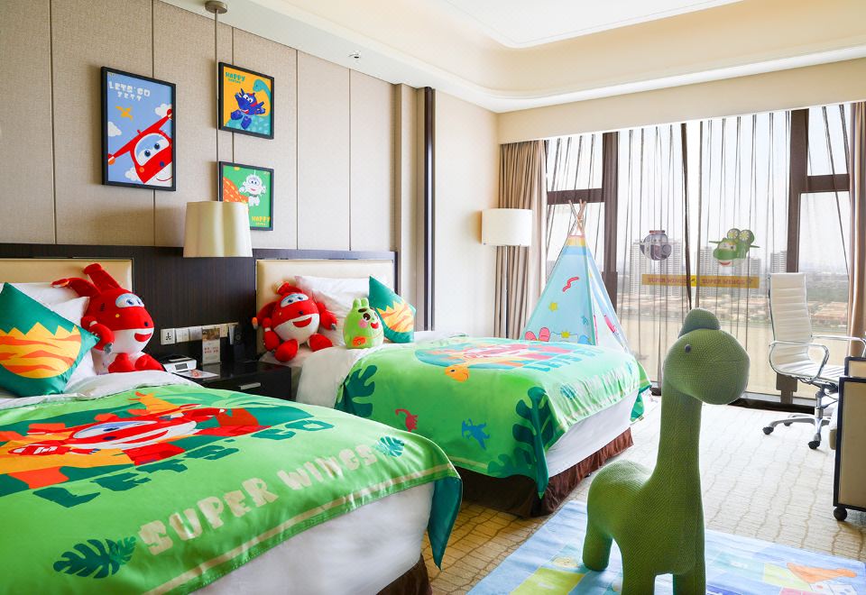 酷芽超級飛俠恐龍主題江景雙床房