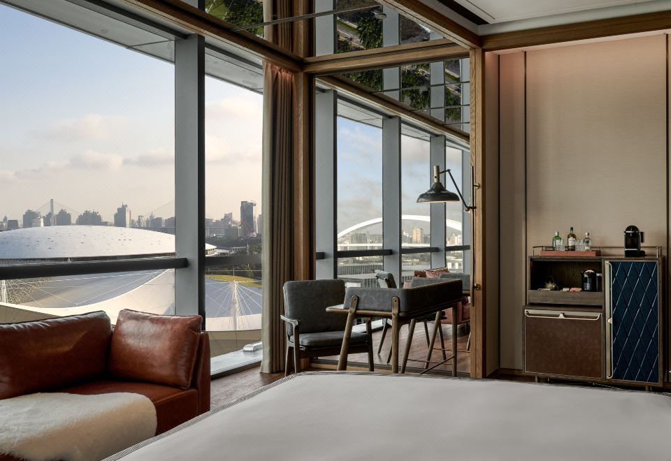 曼妙江景大床房