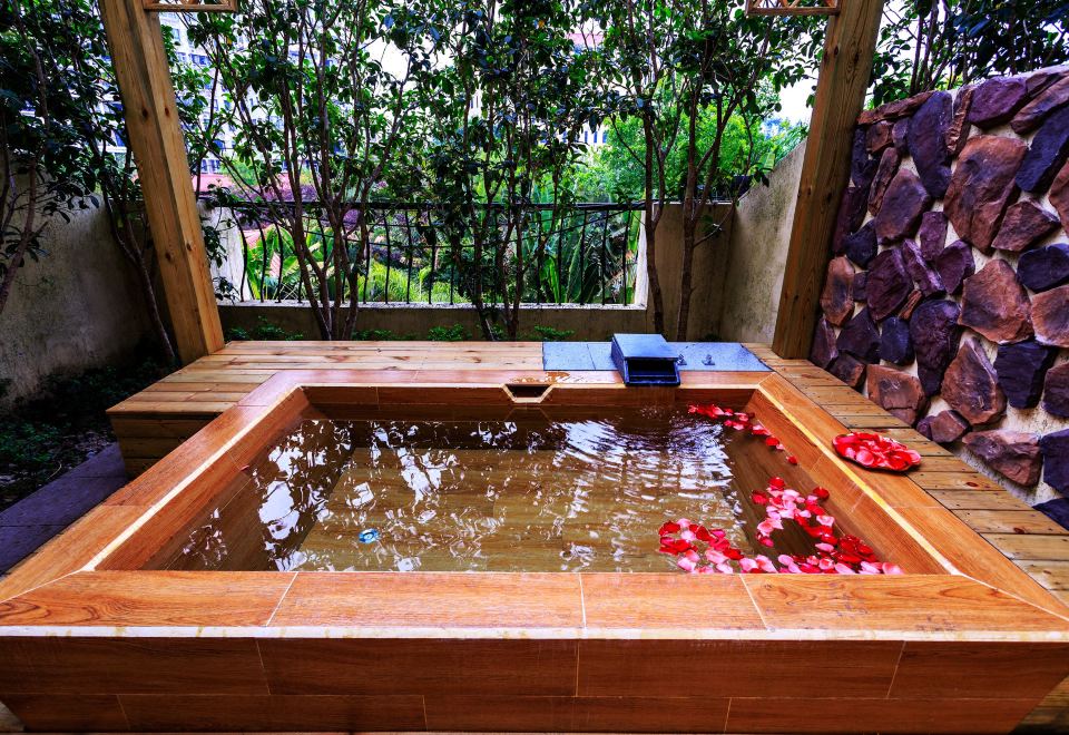 Cloud Nine Resort HotelAmerican-Style Garden Hot Spring Room (Double Bed)