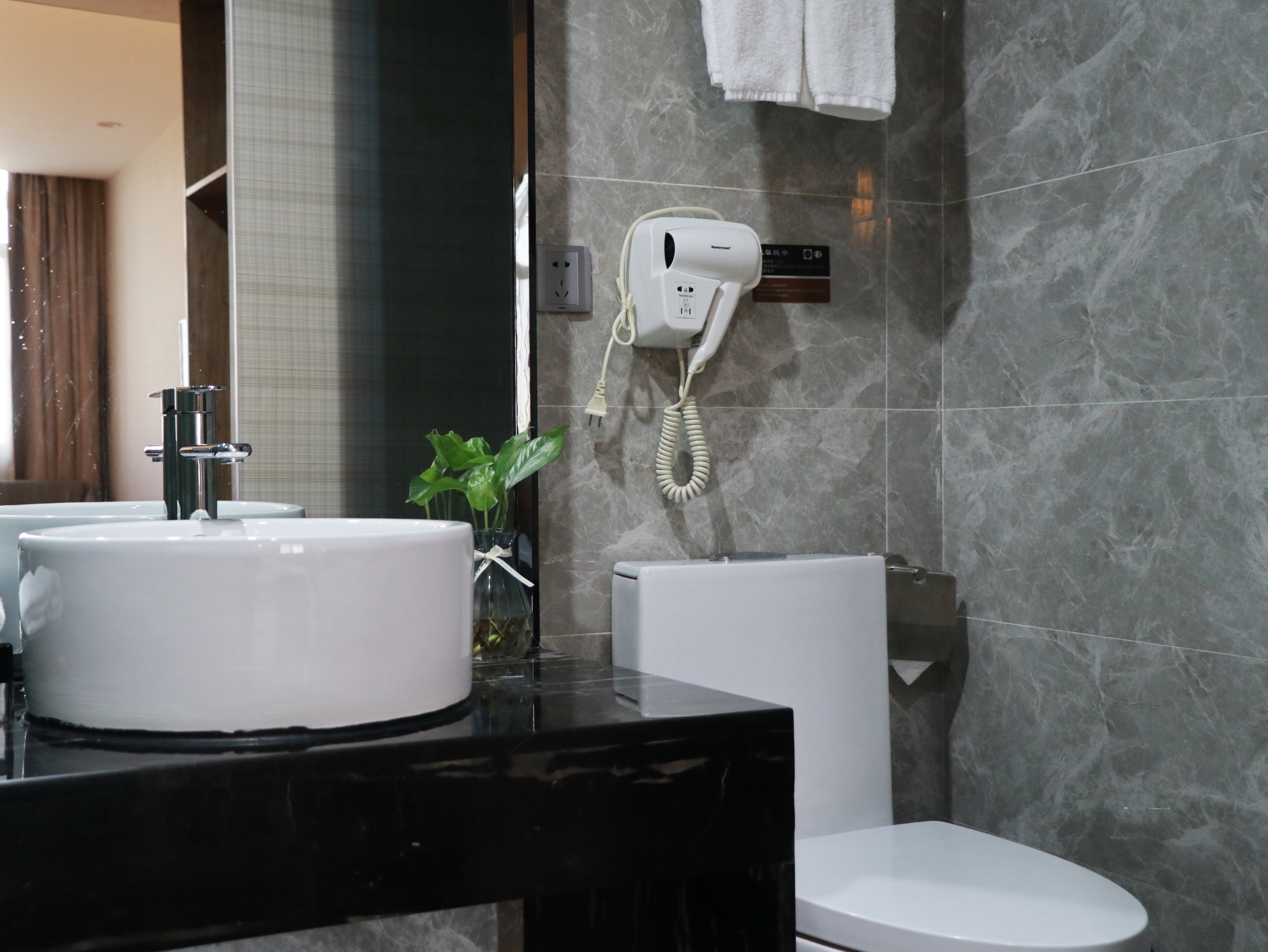 弗諾氧深睡大床房『氧吧機+白噪音+負離子+健康睡眠』