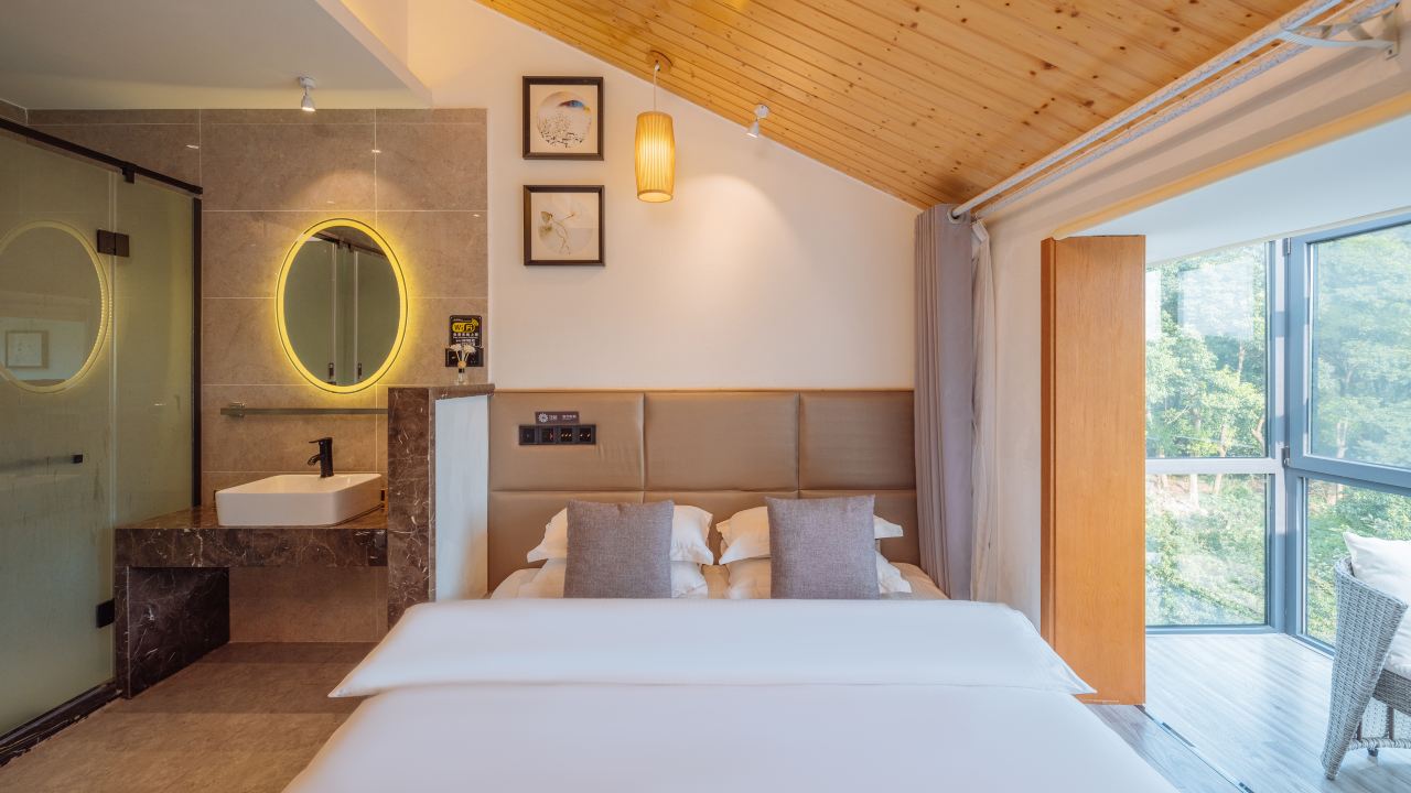 观星-阳台榻榻米大床房