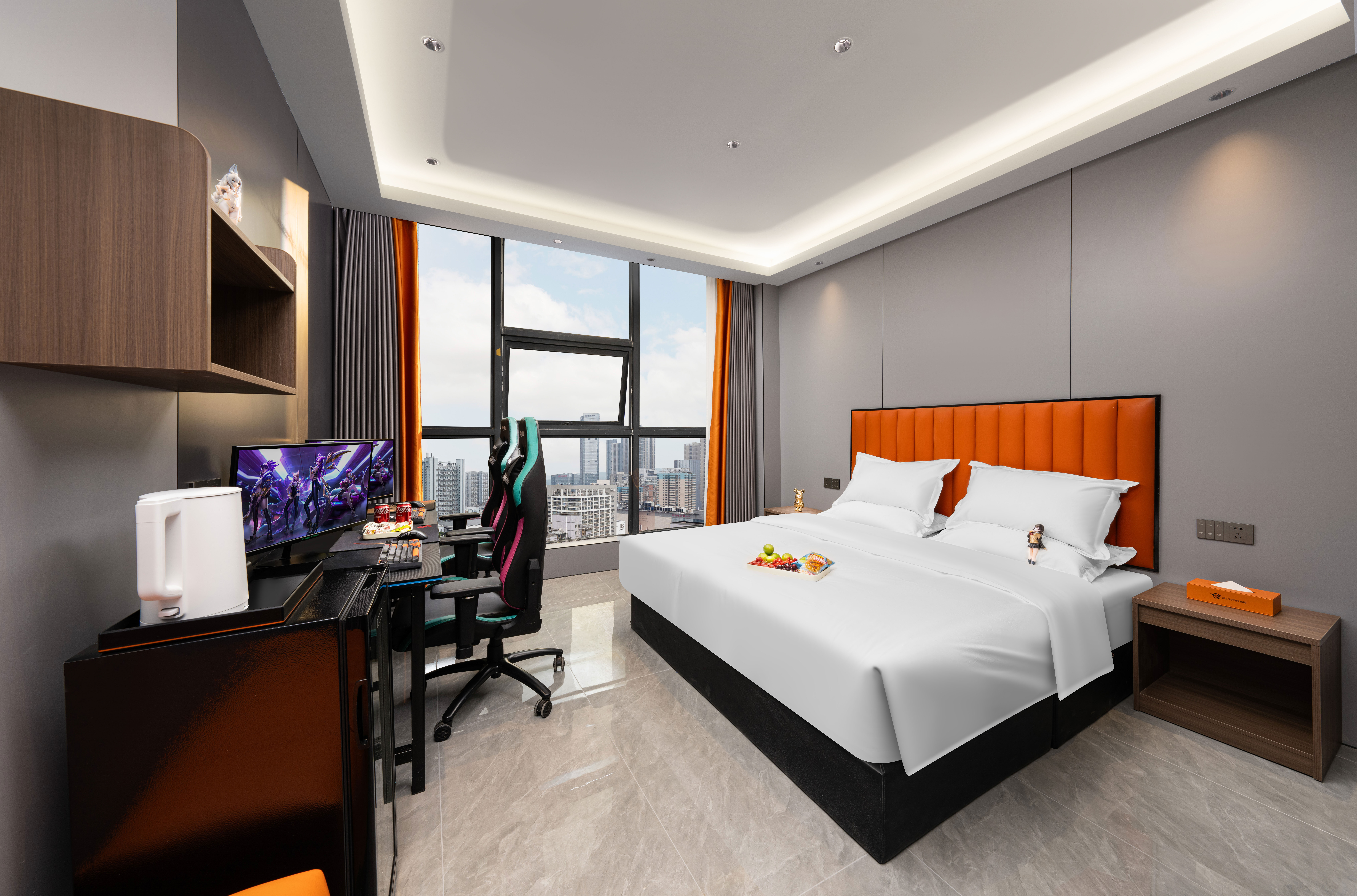 電競情侶大床房 [4070顯卡+卓威狗屁王鼠標+智能語音+遊戲特權]