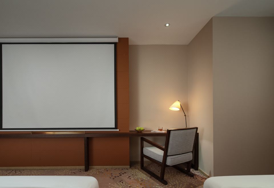 躺平舒睡影音房丨100寸高清巨幕+超宽大床+海量vip大片