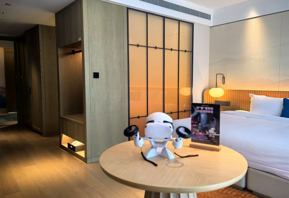 VR特色高级大床房（沉浸式VR观影+沉浸游戏）