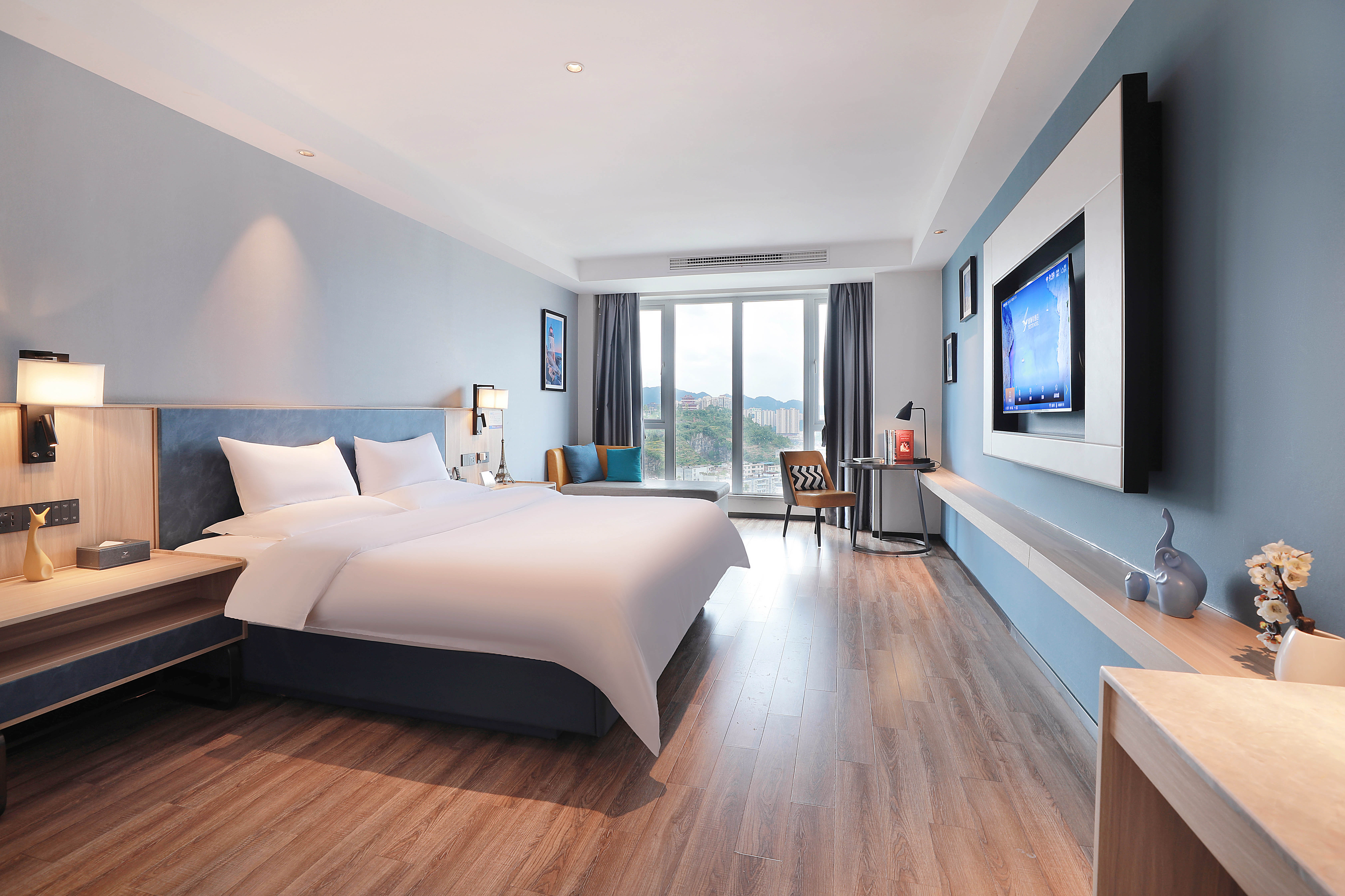 高级大床房（智能客控-落地窗）