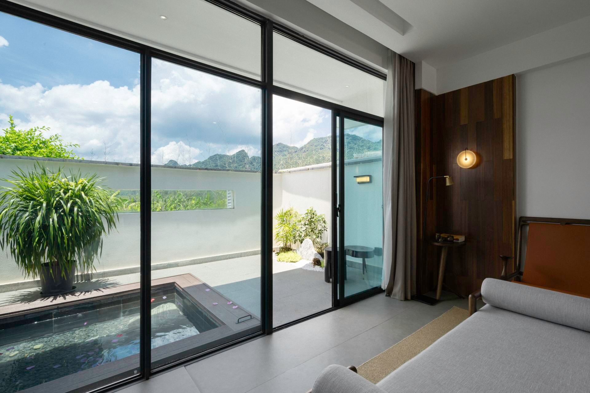 Guestroom - Garden-View