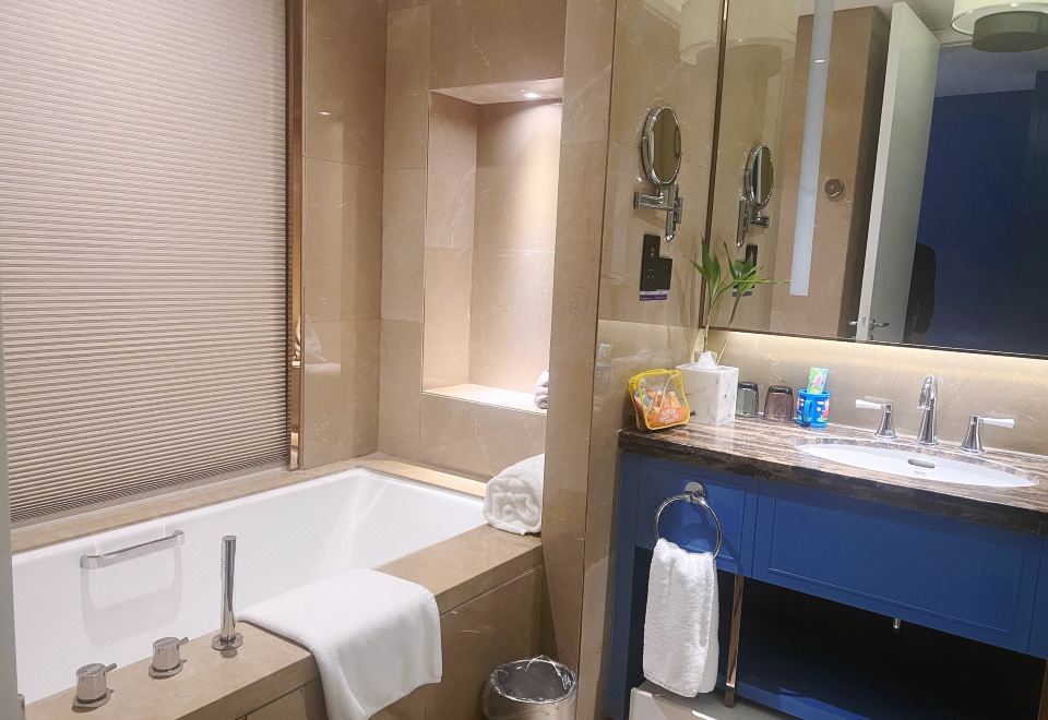 Wangfu Jinke Grand HotelInterstellar Exploration Family Theme Room