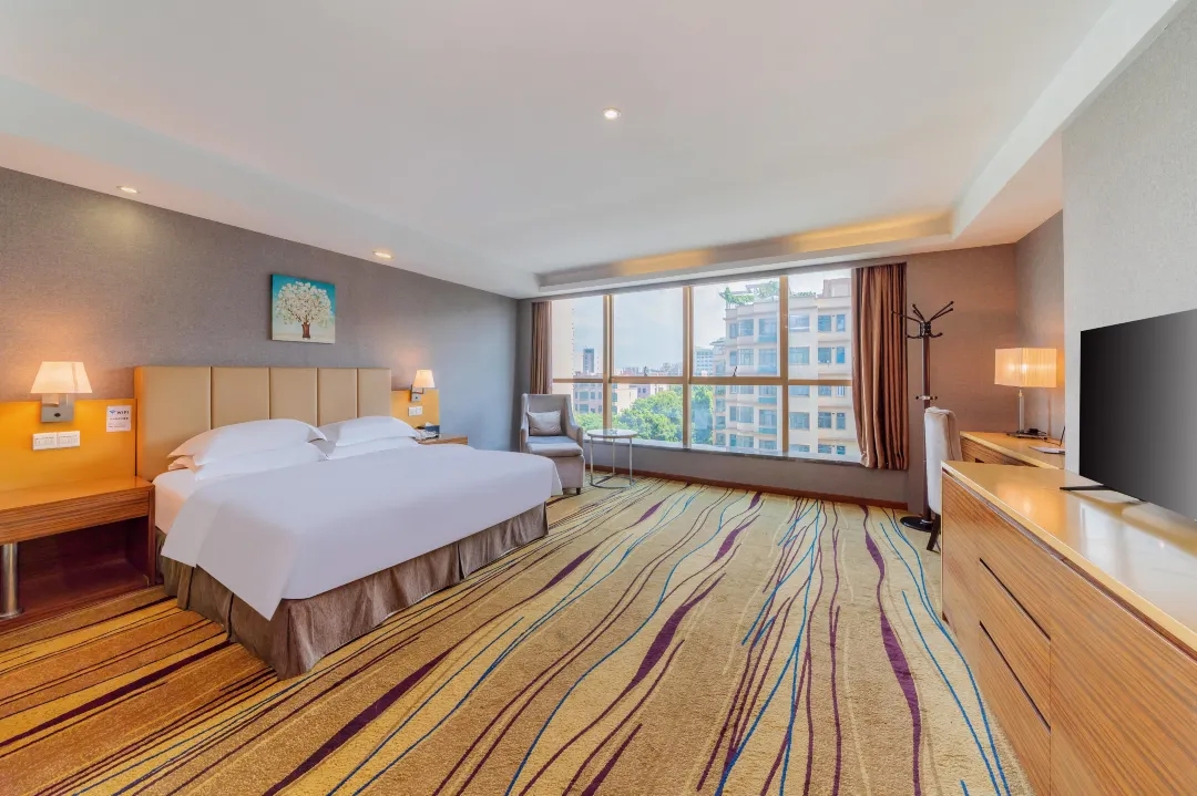 紫悦豪华大床房（城市景观+大空间）