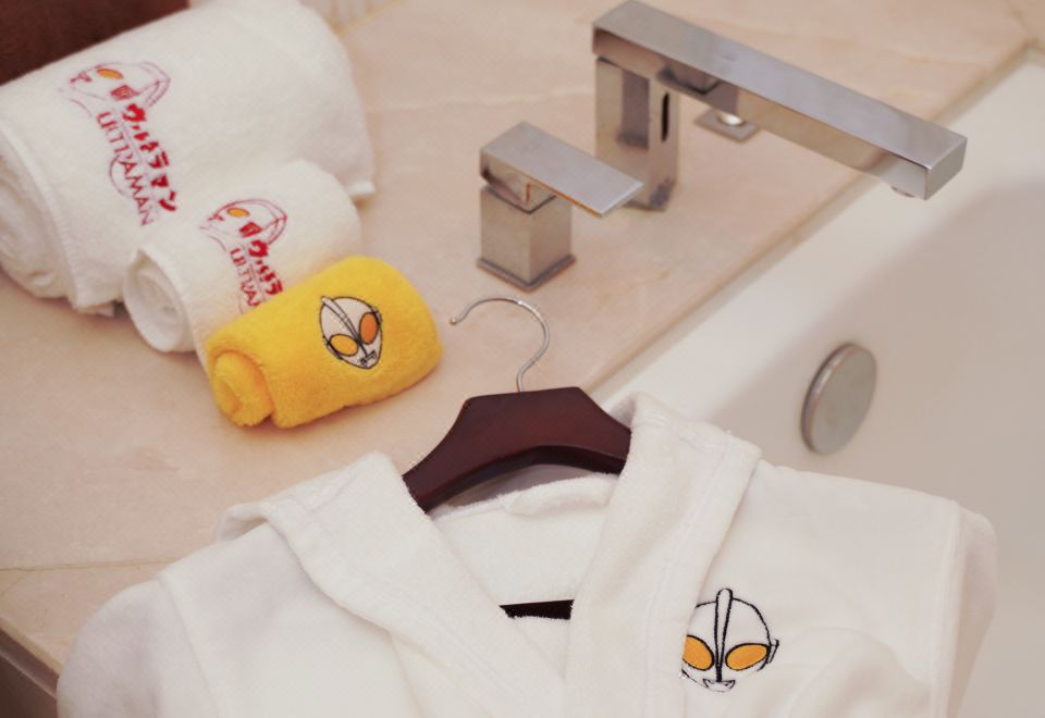 奥特曼亲子湖景大床客房