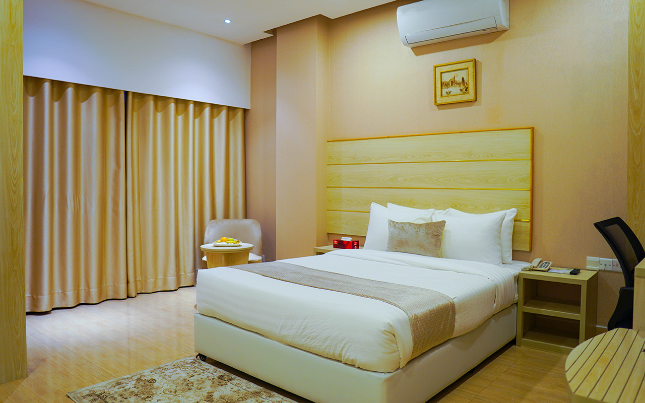 山景豪華大床房