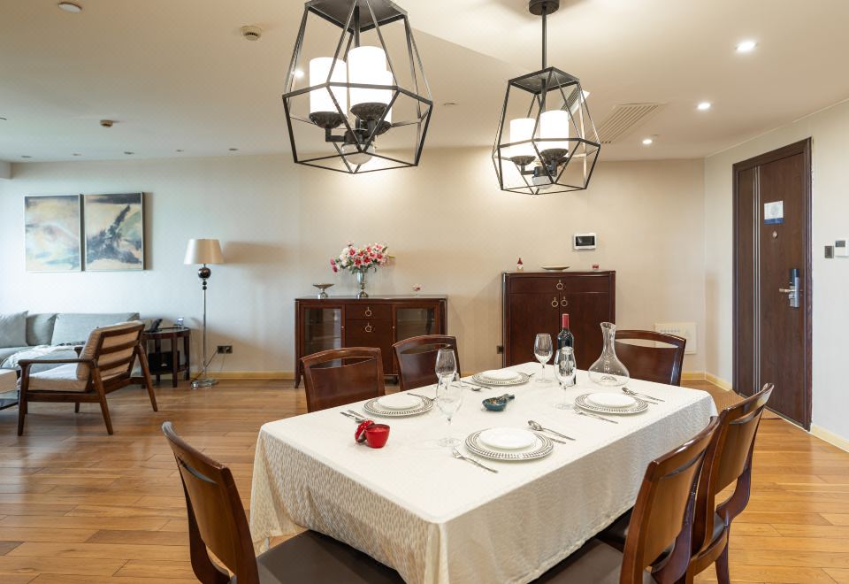 標準二室套房（洗烘一體機+衞洗麗+浴缸）