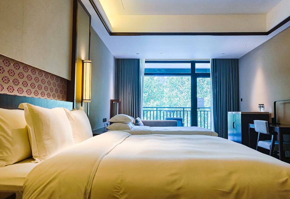 豪华家庭房（一大床一小床）