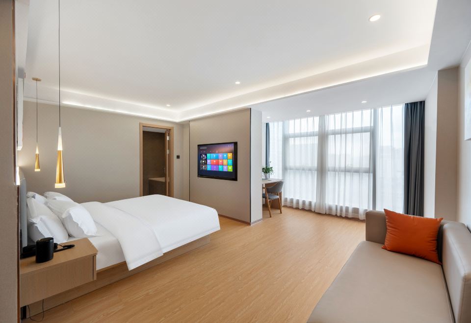 臻選大床房B（智能客控+全景落地窗+小冰箱+乾濕分離）