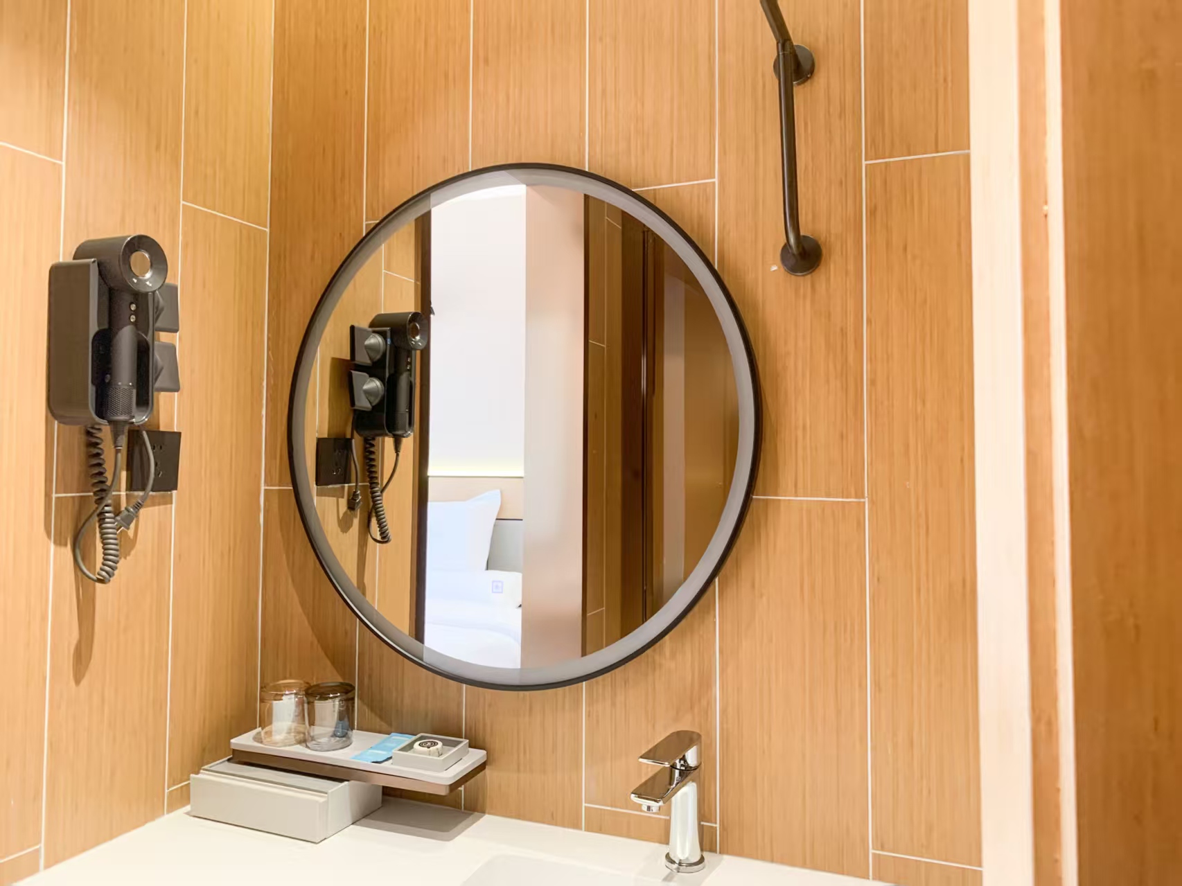 豪华大床房（智能客控、影院级投影仪、电动床垫）