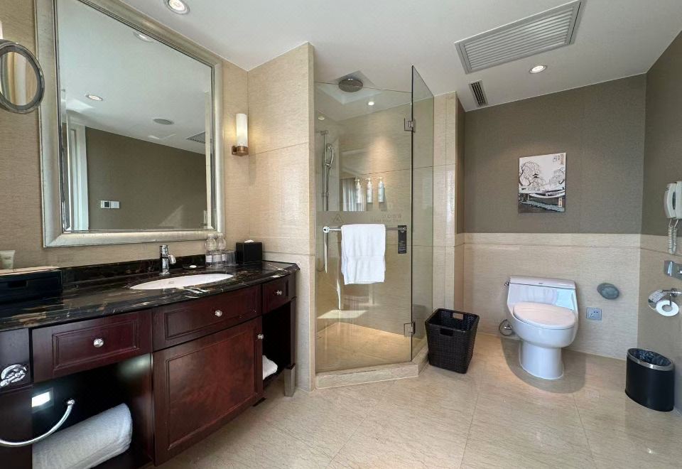 Courtyard by Marriott Shanghai FengxianFrench-Style Deluxe Executive Room (Double Bed)