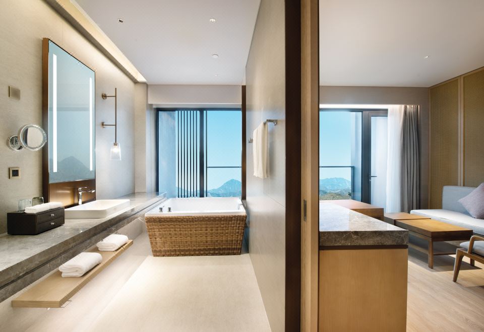 Crowne Plaza Zunhua Hot Spring TownEgyptian Deity Family Theme Room