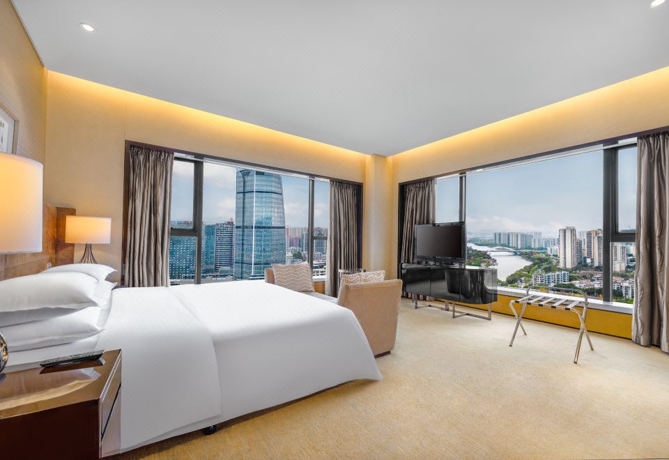 Sheraton Zhongshan HotelDeluxe Suite